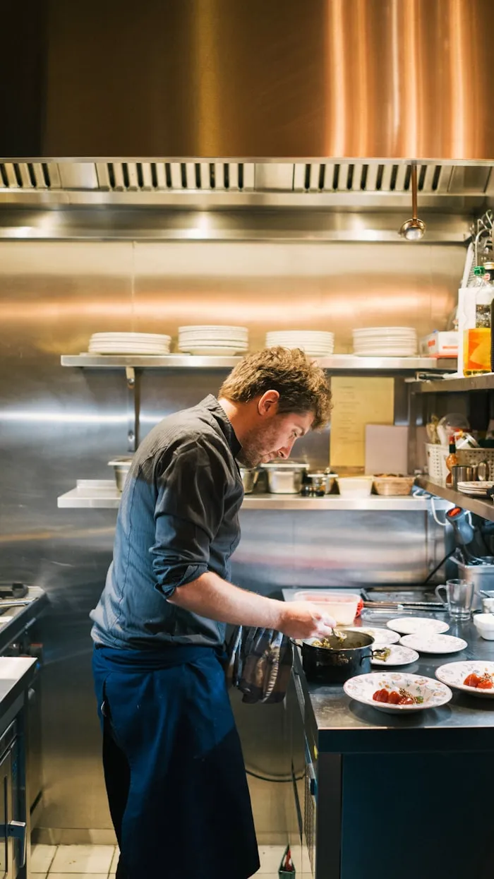 Reel - Anrichten eines Gourmetgerichts im Zeitraffer